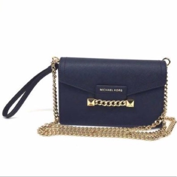 Michael Kors Handbags - 🆕 Michael Kors Karla Wristlet Chain Crossbody.